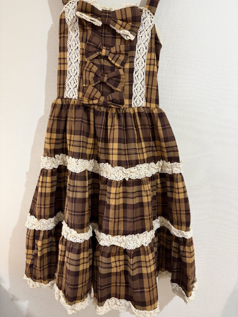 ブランのタータンチェックのジャンパースカート